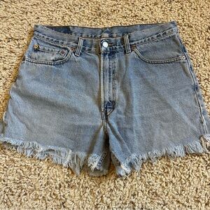 Levi Strauss 550 Frayed Hem Women's Shorts 34